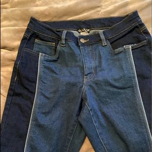 Venus size 10 two-tone Jean , like new
